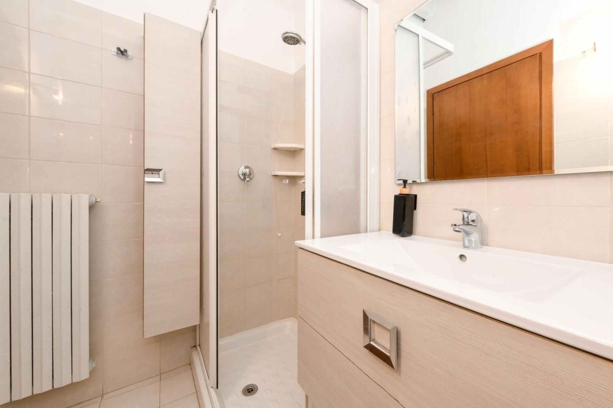 Desenzanoloft Official Partner Marriott Homes & Villas - Le Petit Bijou - Restyling 2025 - Downtown Desenzano del Garda Exterior photo